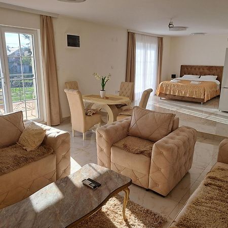 Dina Lux Apartman Jagodina Esterno foto