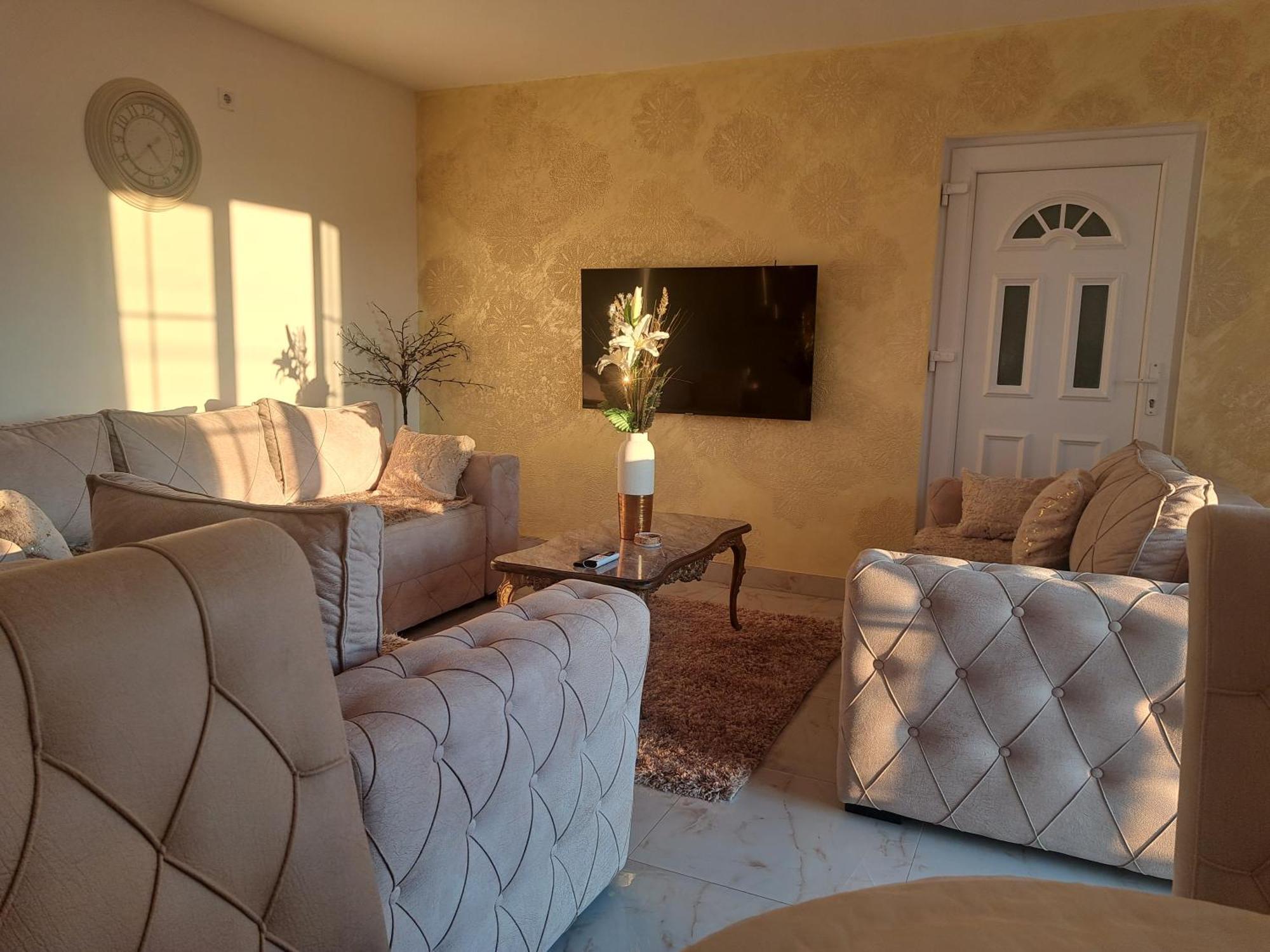 Dina Lux Apartman Jagodina Esterno foto