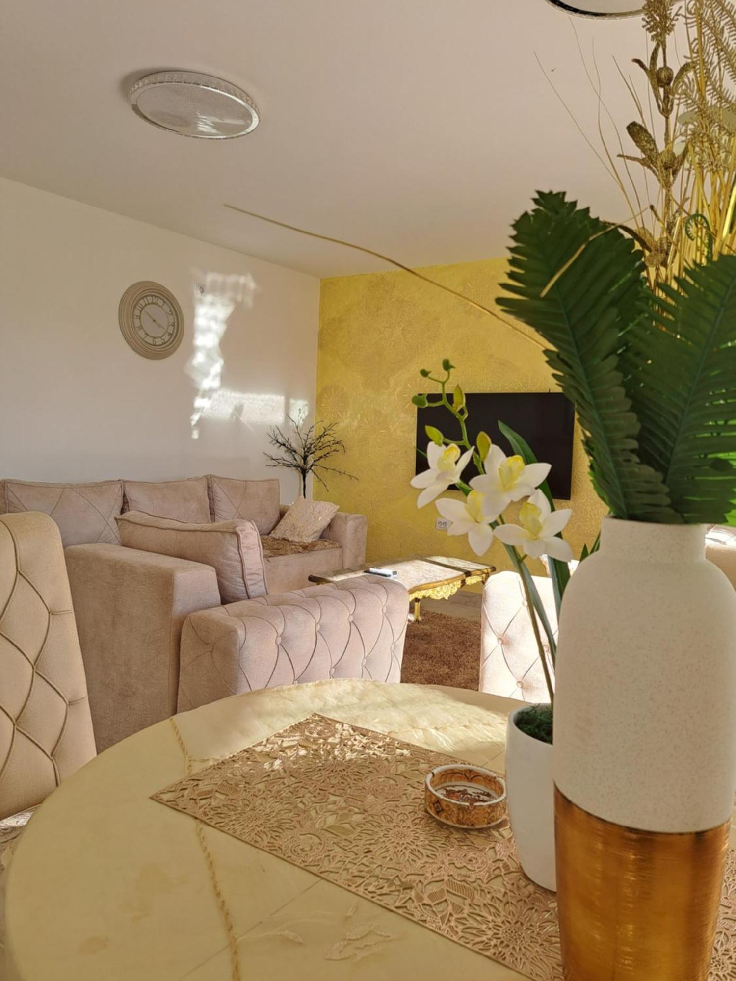 Dina Lux Apartman Jagodina Esterno foto