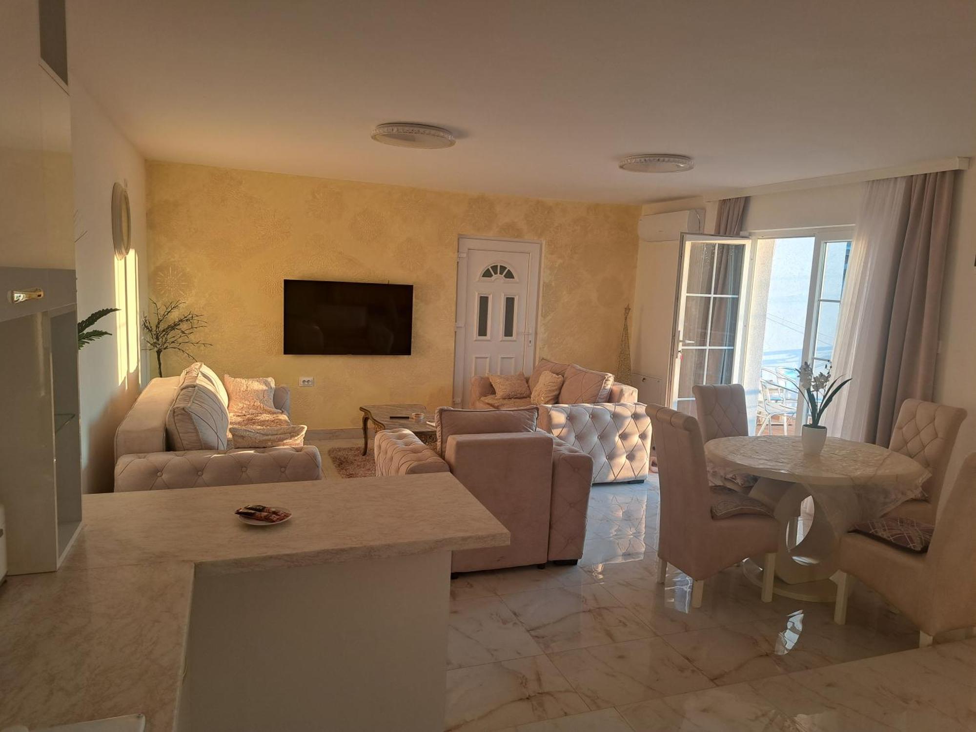 Dina Lux Apartman Jagodina Esterno foto