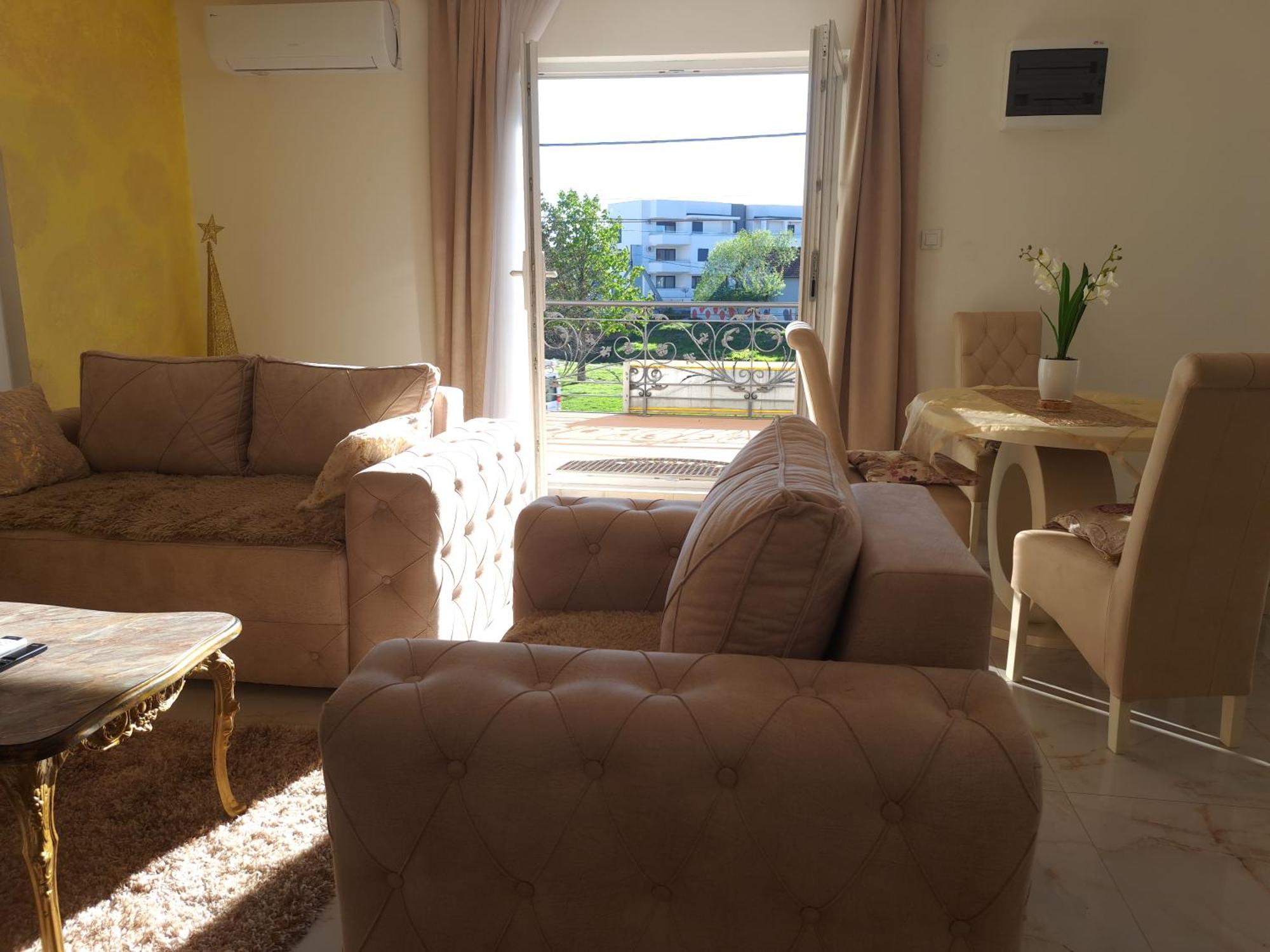 Dina Lux Apartman Jagodina Esterno foto